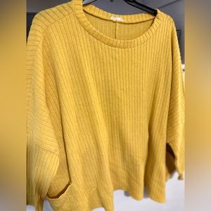 Yellow/Gold sweater 2XL gentle used great condition